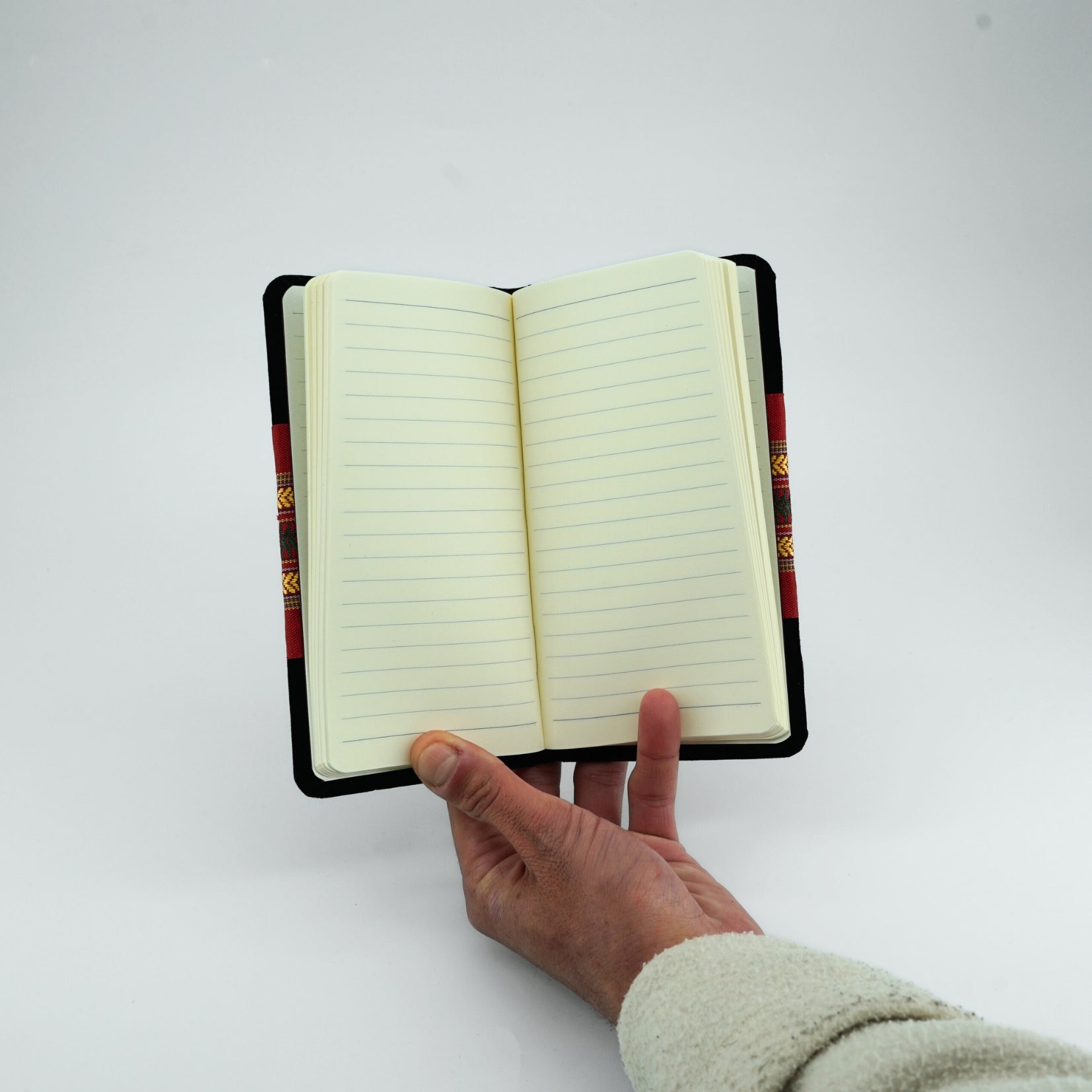 Notebook noir velour avec détails khomsa