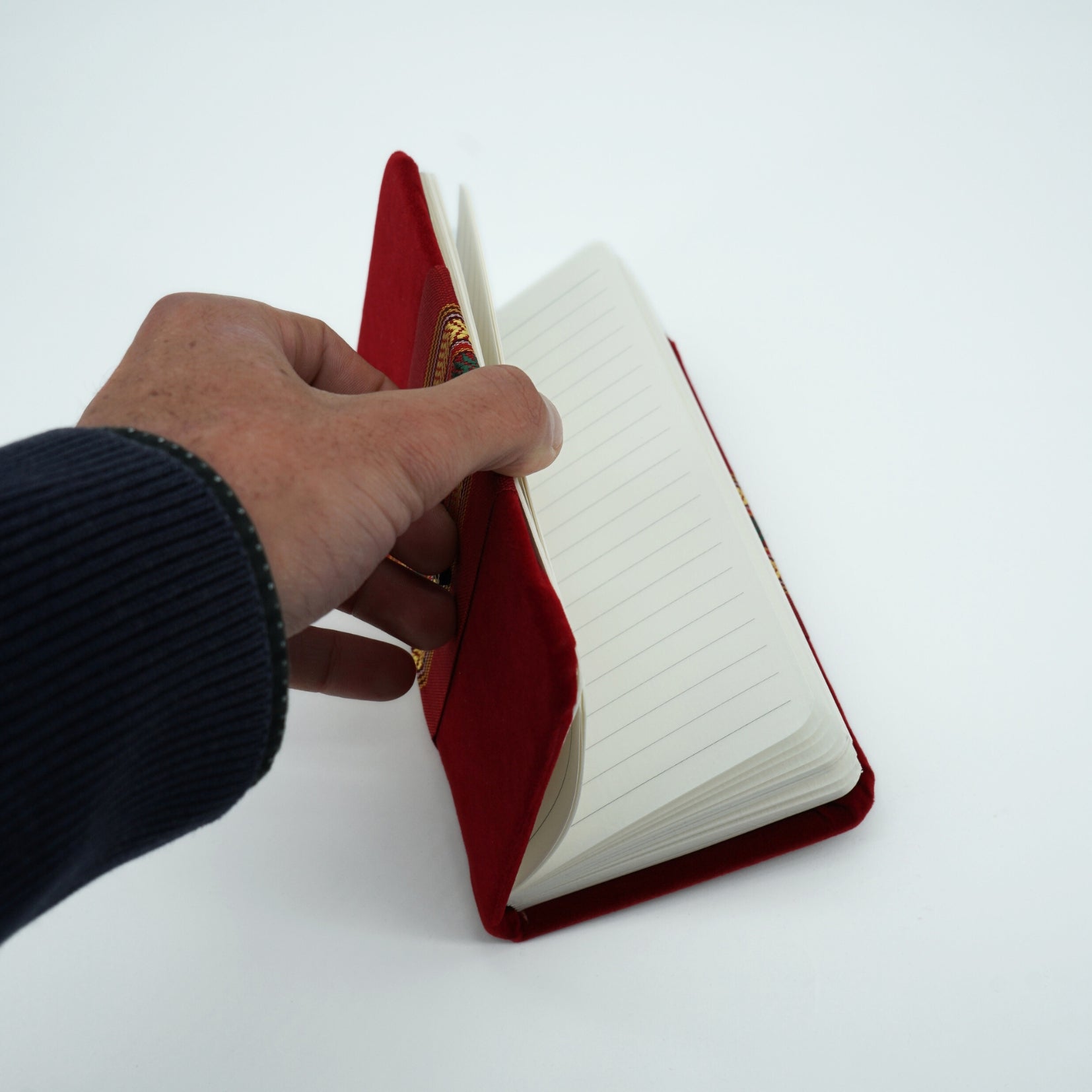 Notebook rouge velour avec détails khomsa