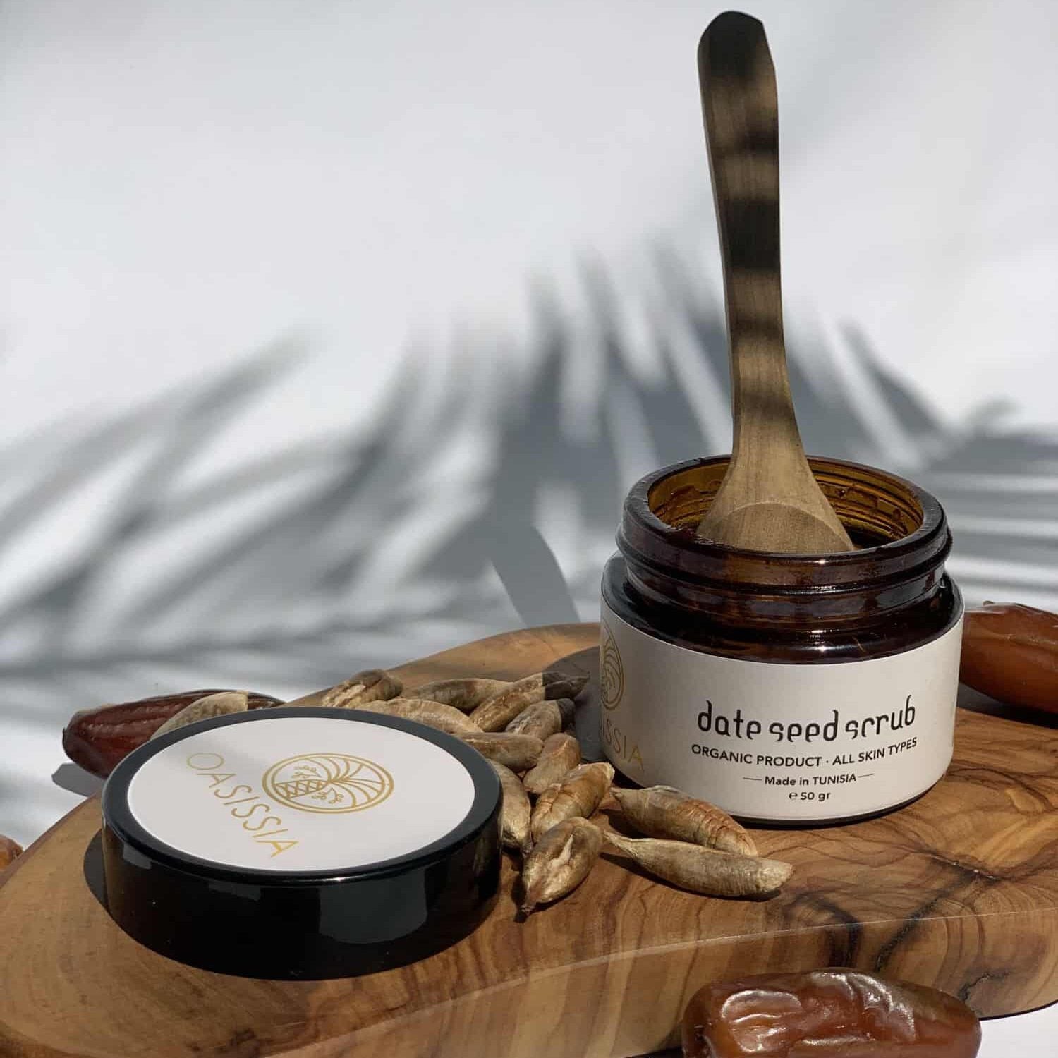 Poudre exfoliante à base de noyaux de dattes 100% naturelle et biologique