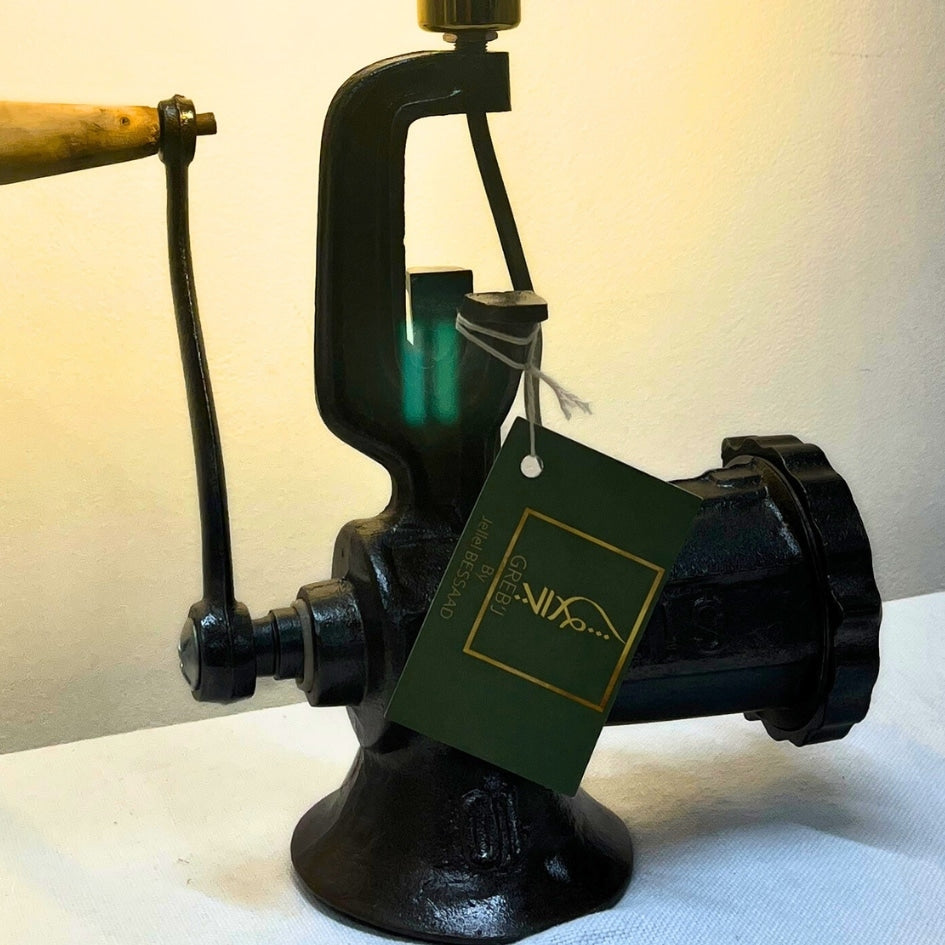 Lampe hachoir vintage upcyclé, design unique