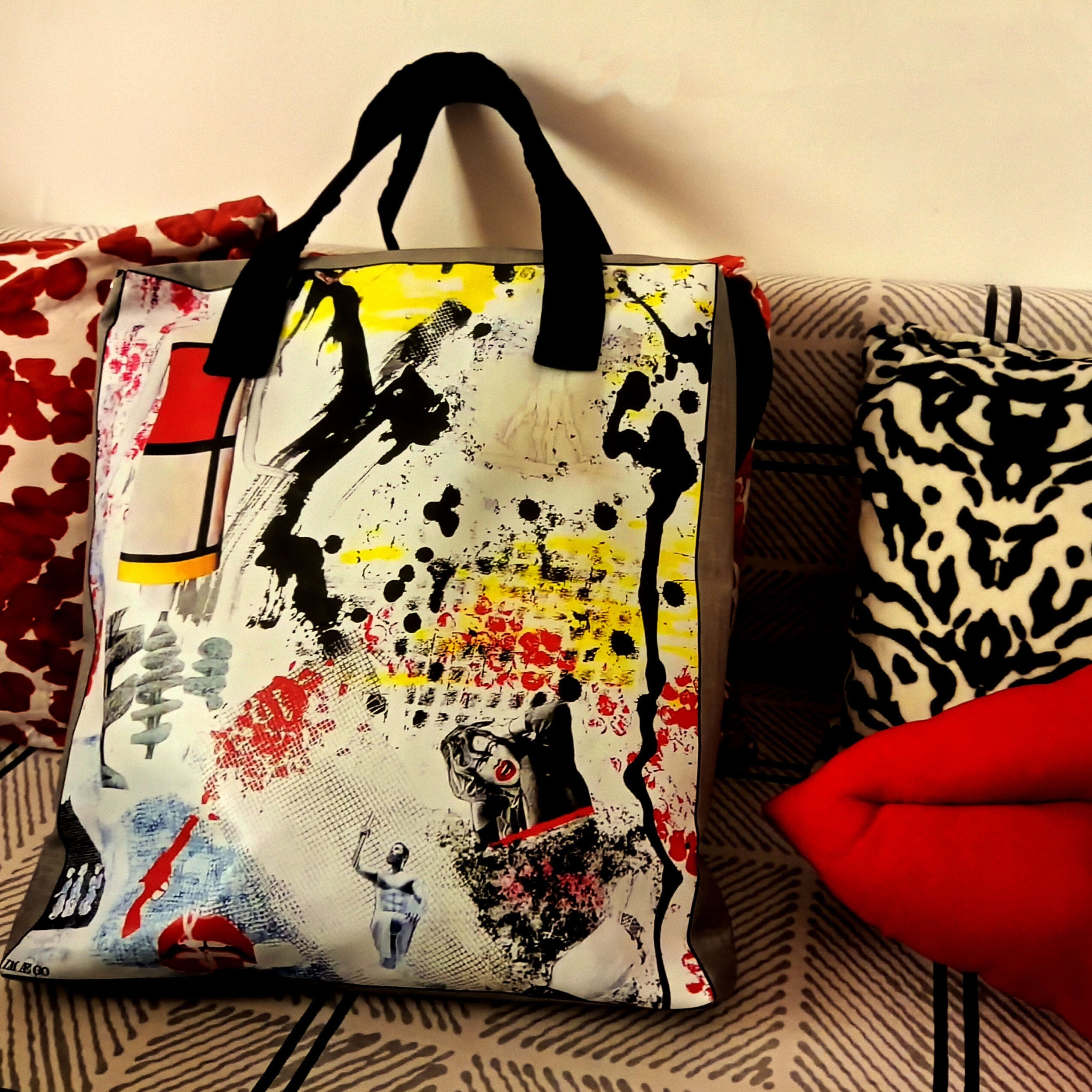 Large handbag inspired by the work “Passion” gray canvas & bright colors