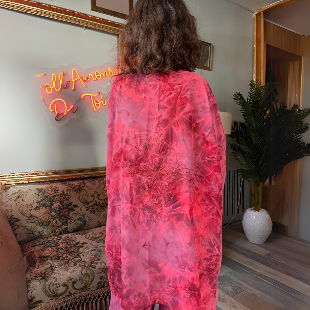 Pancho et pantalon large avec broderie sur le dos
