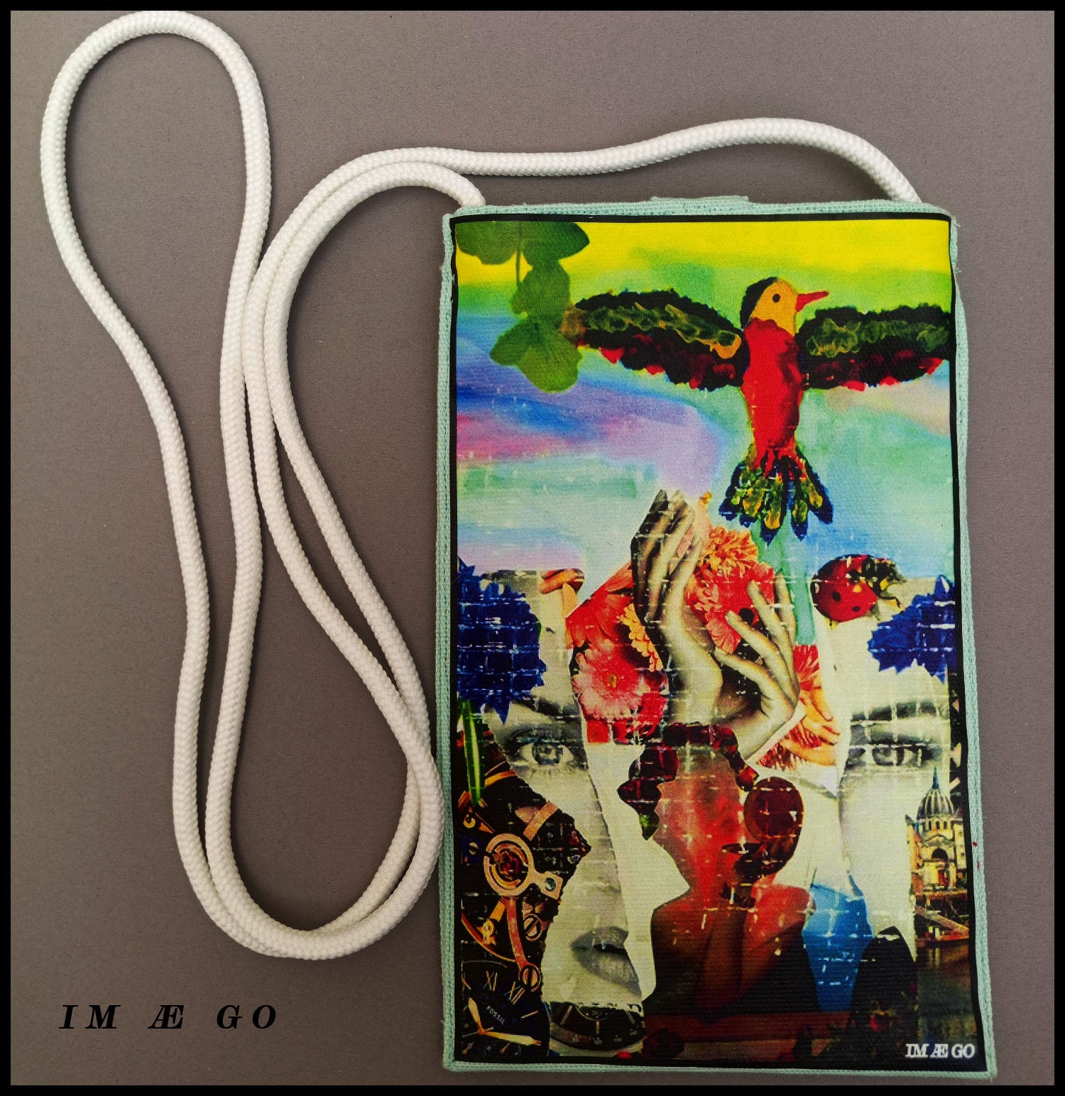 Pochette pour smartphone faite à la main – Collection limitée, œuvre d'art tunisienne "L'histoire du monde"