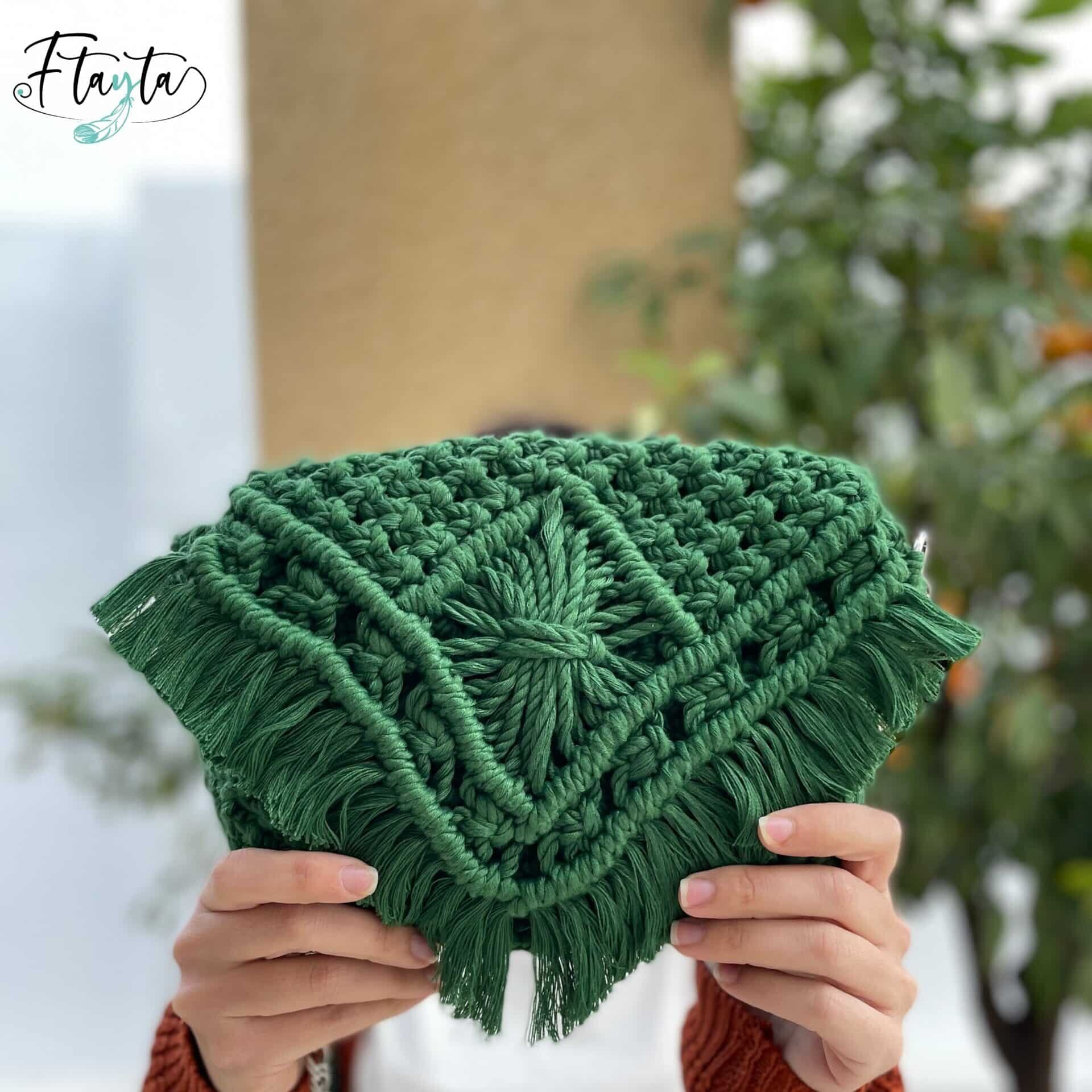 Sac bandoulière au crochet vert fait-main