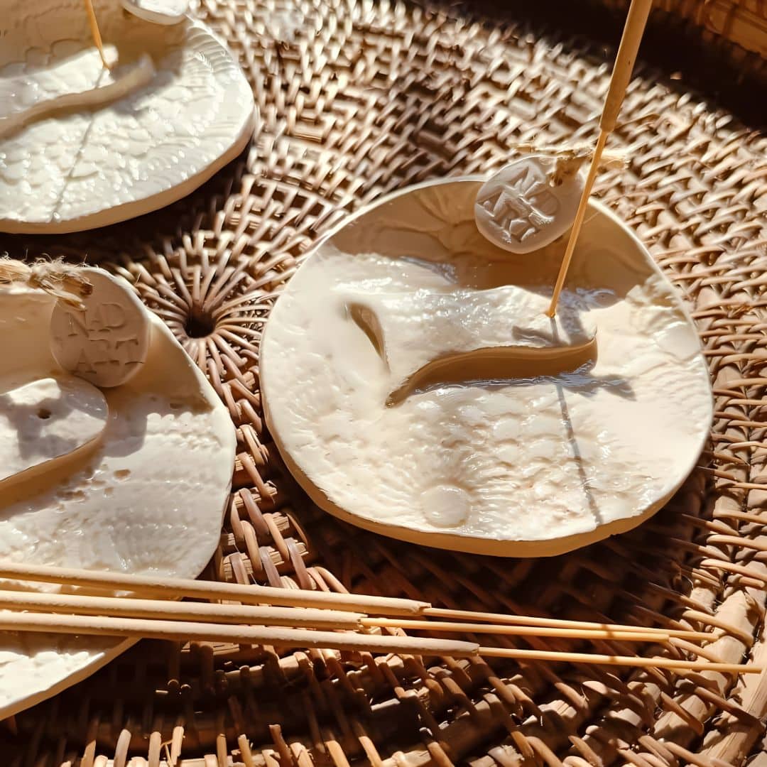 Handmade ceramic incense holder (10 cm)