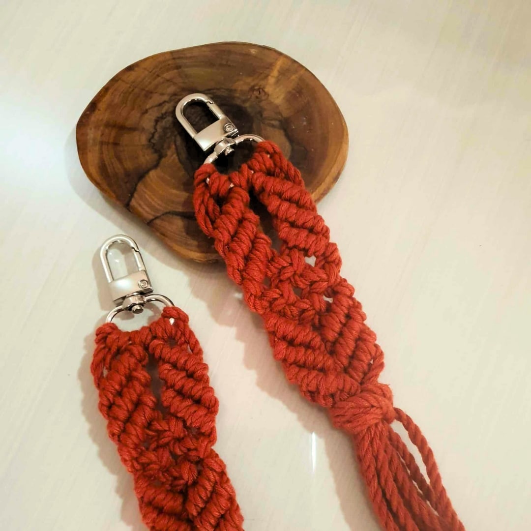 Porte-clé en macramé chic (12-15 cm)