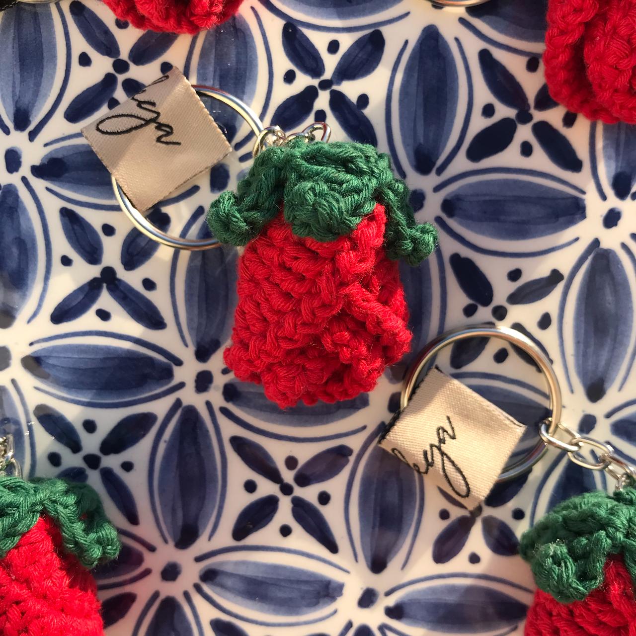 Porte-clés rose en crochet fait main idéal pour clés et sacs