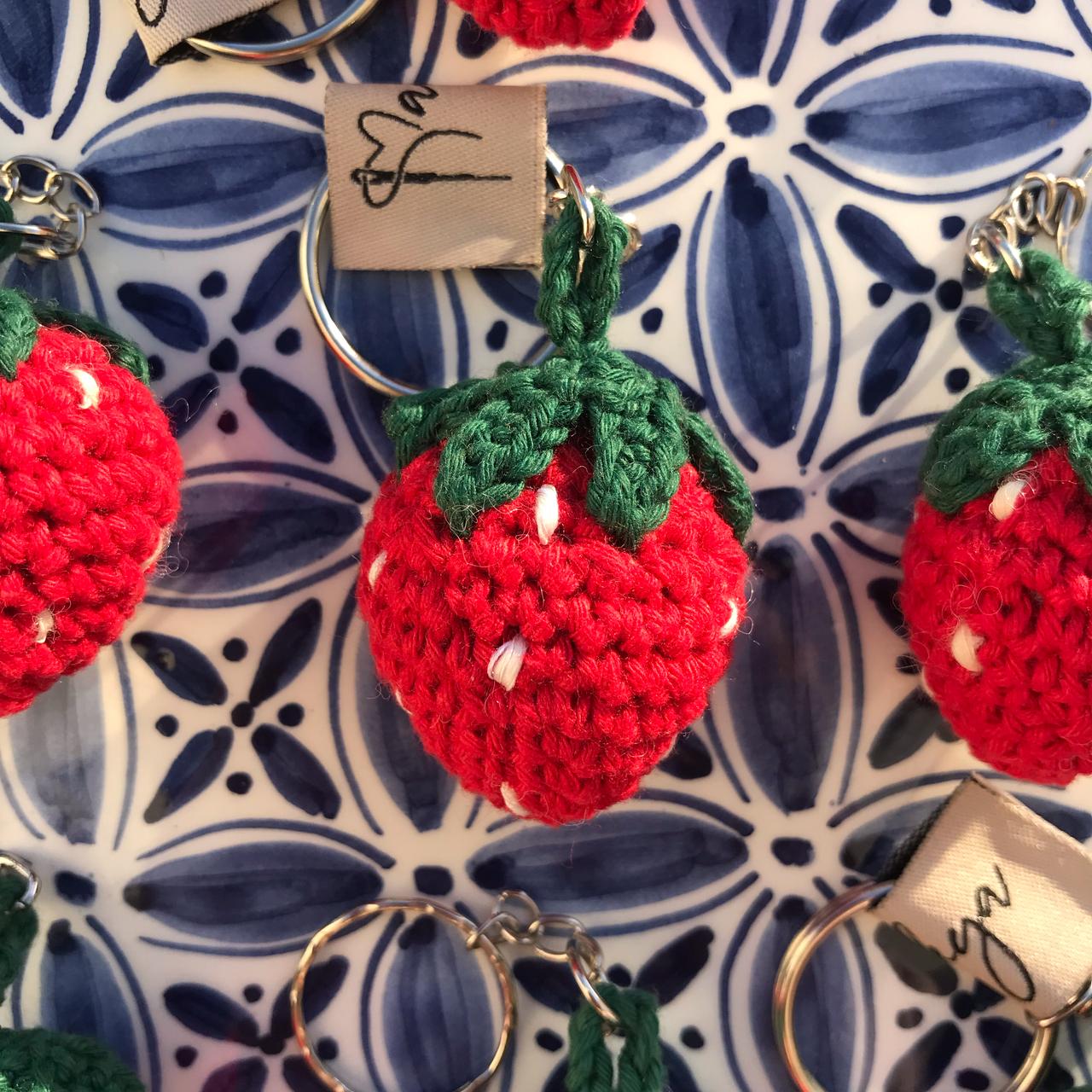 Porte-clés fraise en crochet fait main idéal pour clés et sacs