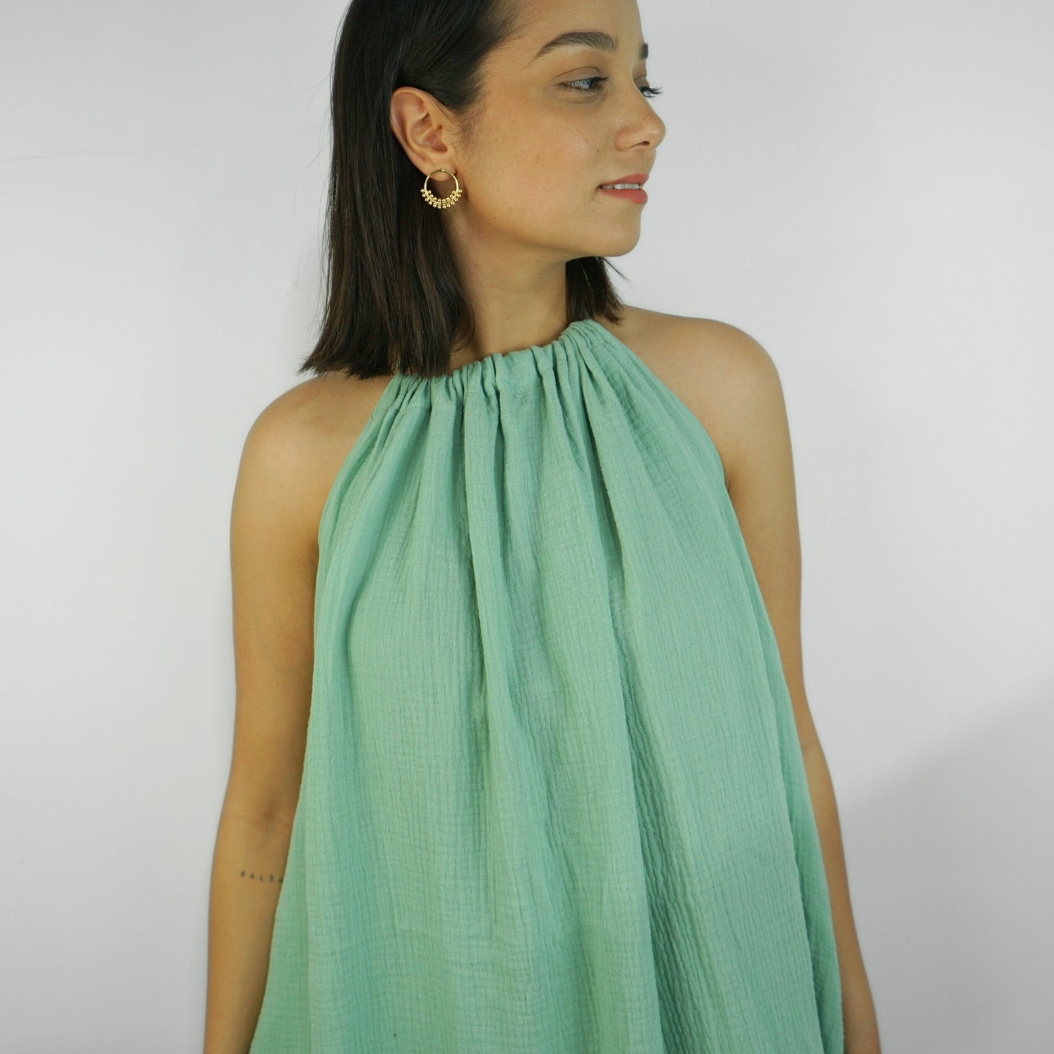 Robe dos nu lin été longue : Élégance artisanale pour un look unique
