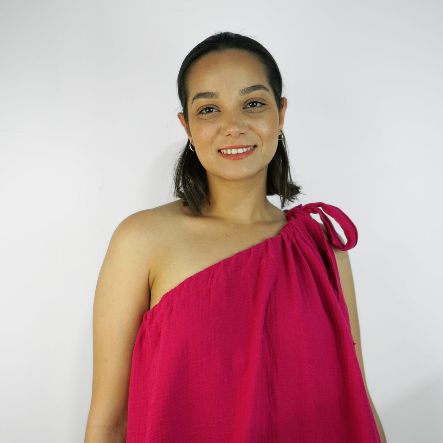 Robe rose longue asymétrique artisanale, élégance unique à porter