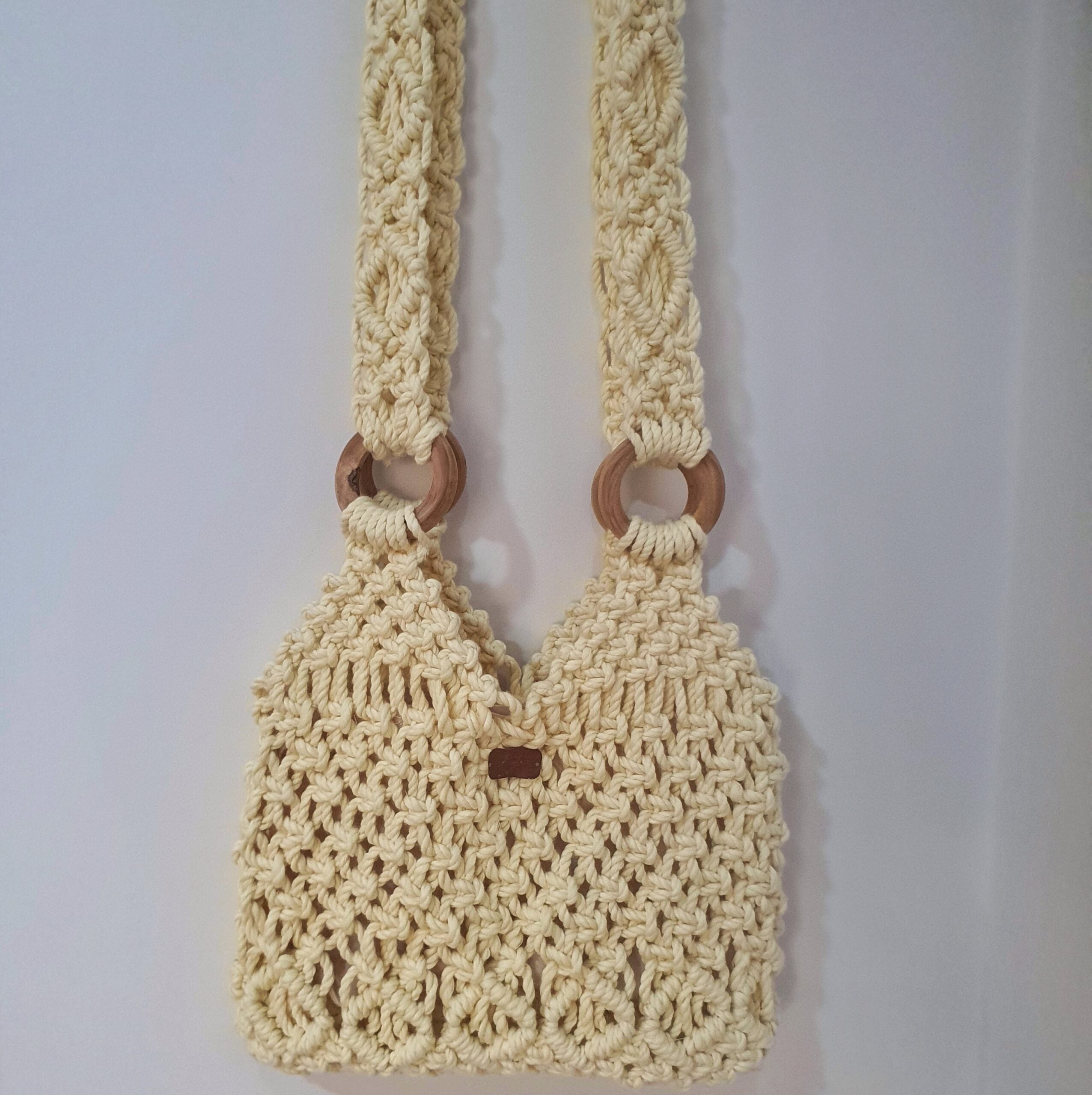Sac à main en macramé jaune vanille