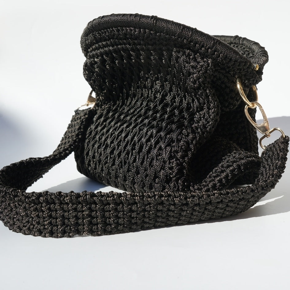 Sac en crochet noir fait main avec bandoulière