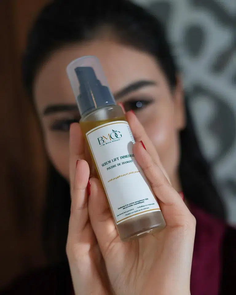 Sérum liftant éclat immédiat à la poudre de diamant premium