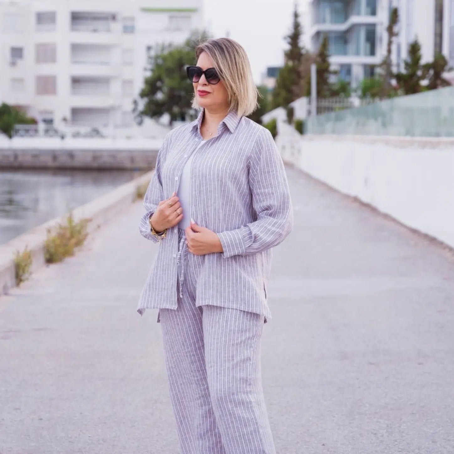 Set en lin gris à rayures