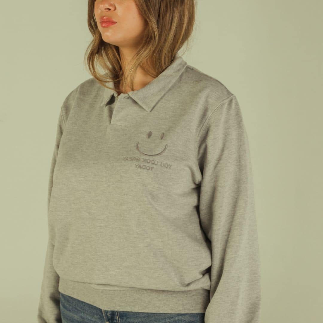 Sweat-Polo loose fit unisexe « YOU LOOK GREAT TO DAY » avec détail en wax