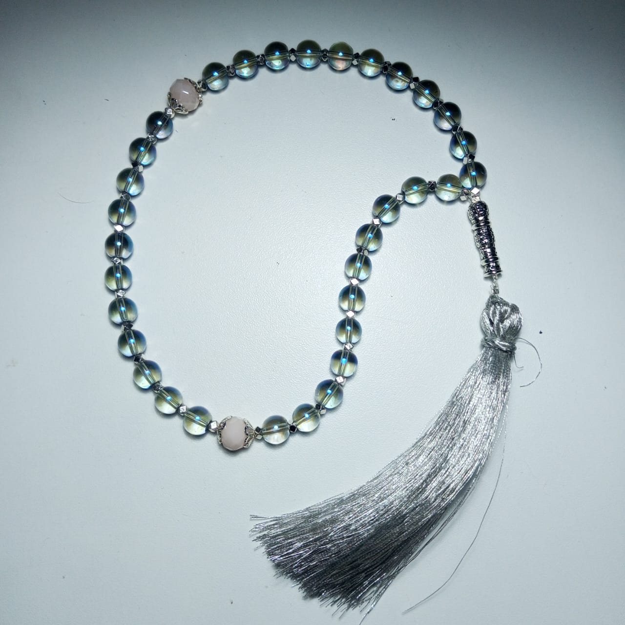 Chapelet « Sebha » en pierre bleu changeant avec séparation métallique décorative