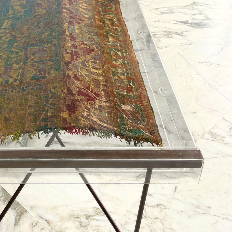 Table Upcyclée Margoum sur Tapis Berbère - Pièce Unique