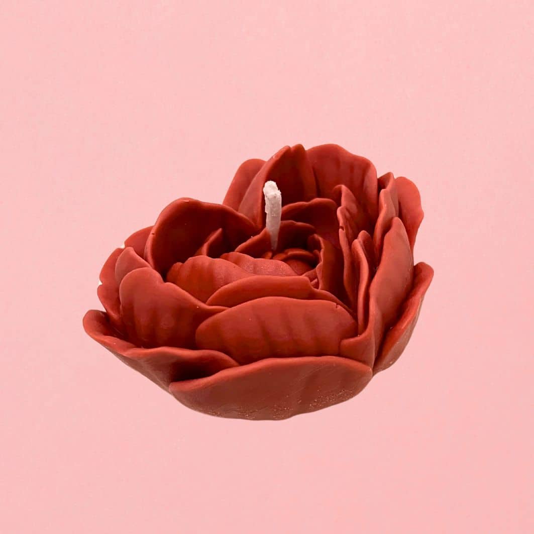 Heart-shaped flower candle with 100% natural beeswax