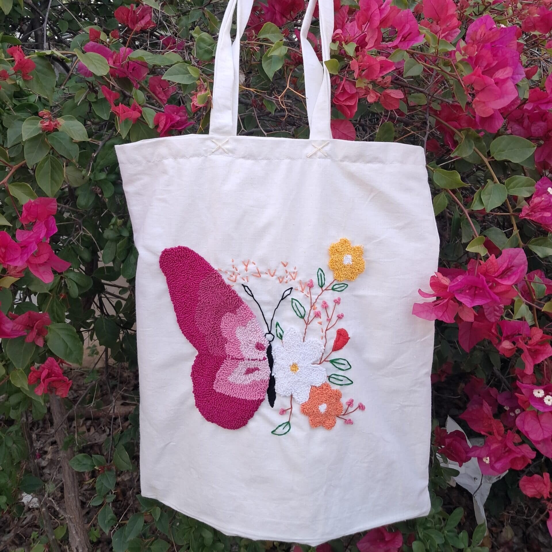 Cotton tote bag with hand-embroidered butterfly and flower pattern (40 × 36 cm)
