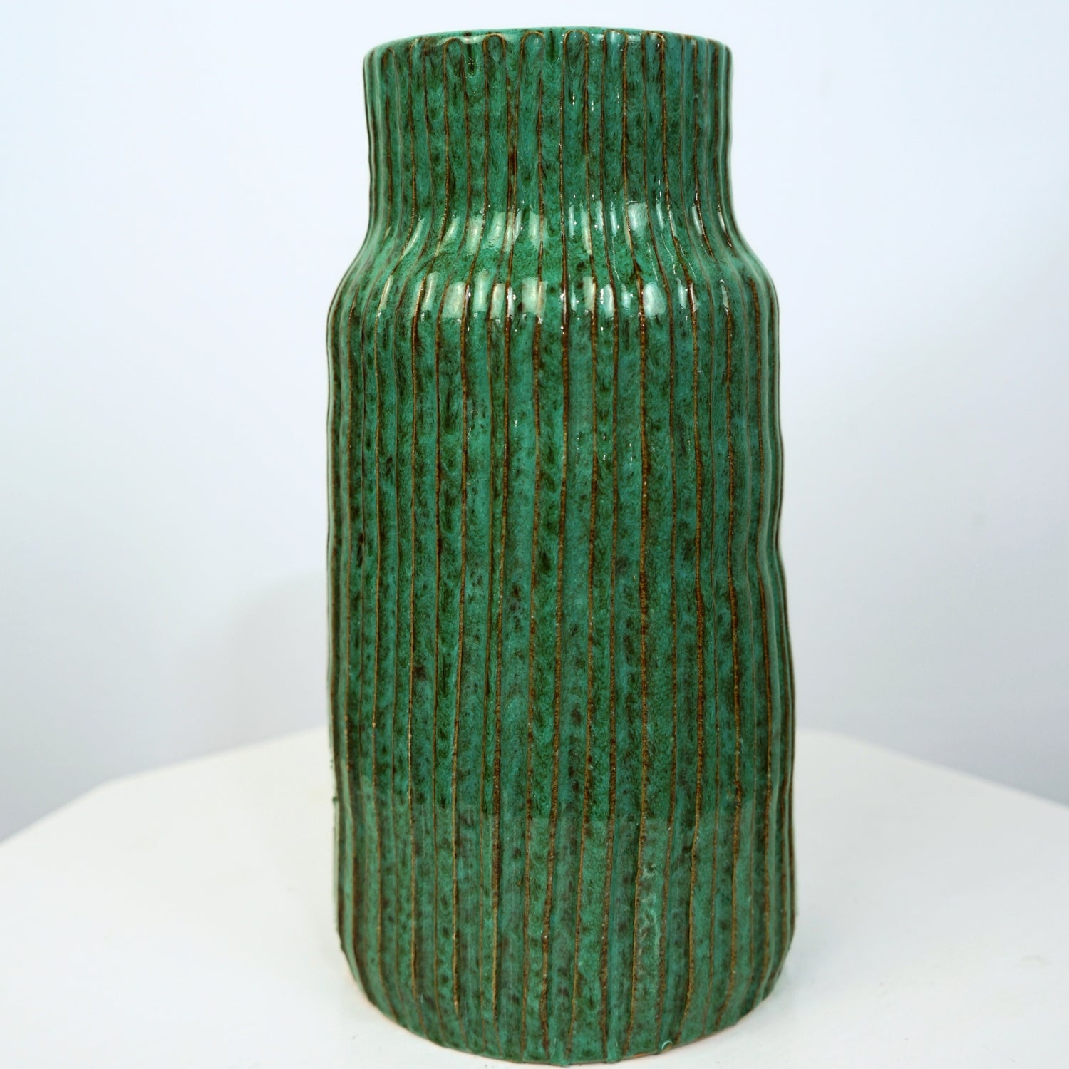 Vase turquoise en céramique artisanale, élégance unique 27 cm
