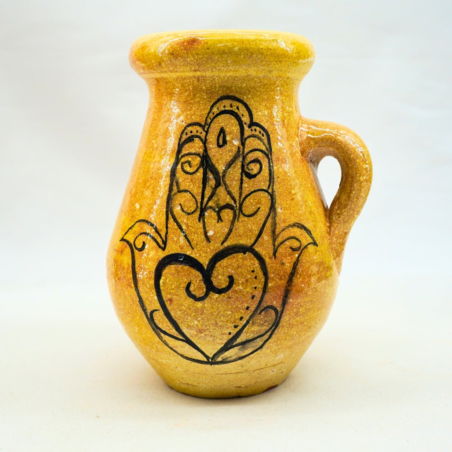 Vase céramique khomsa : Élégance artisanale pour sublimer votre déco