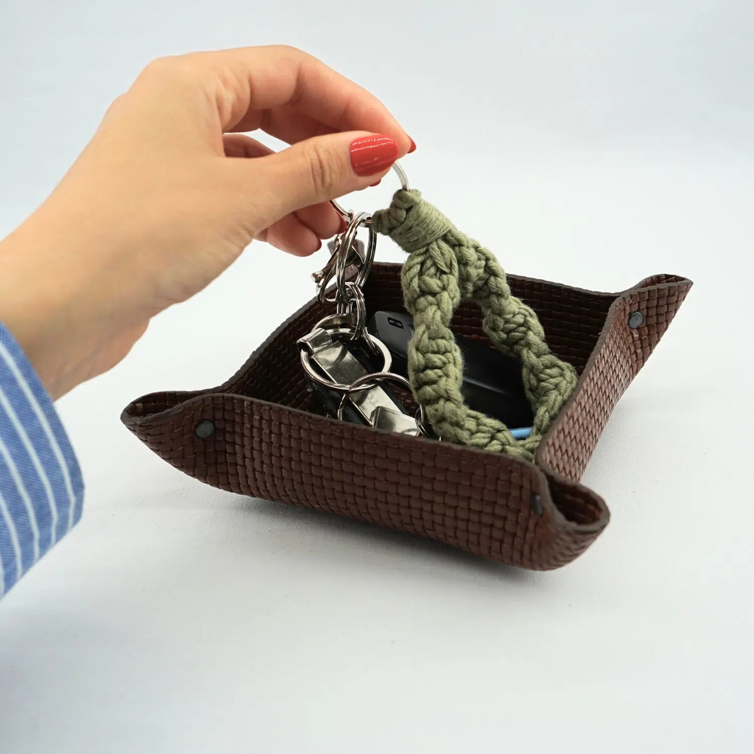 Vide de poche cuir marron : élégance et organisation premium