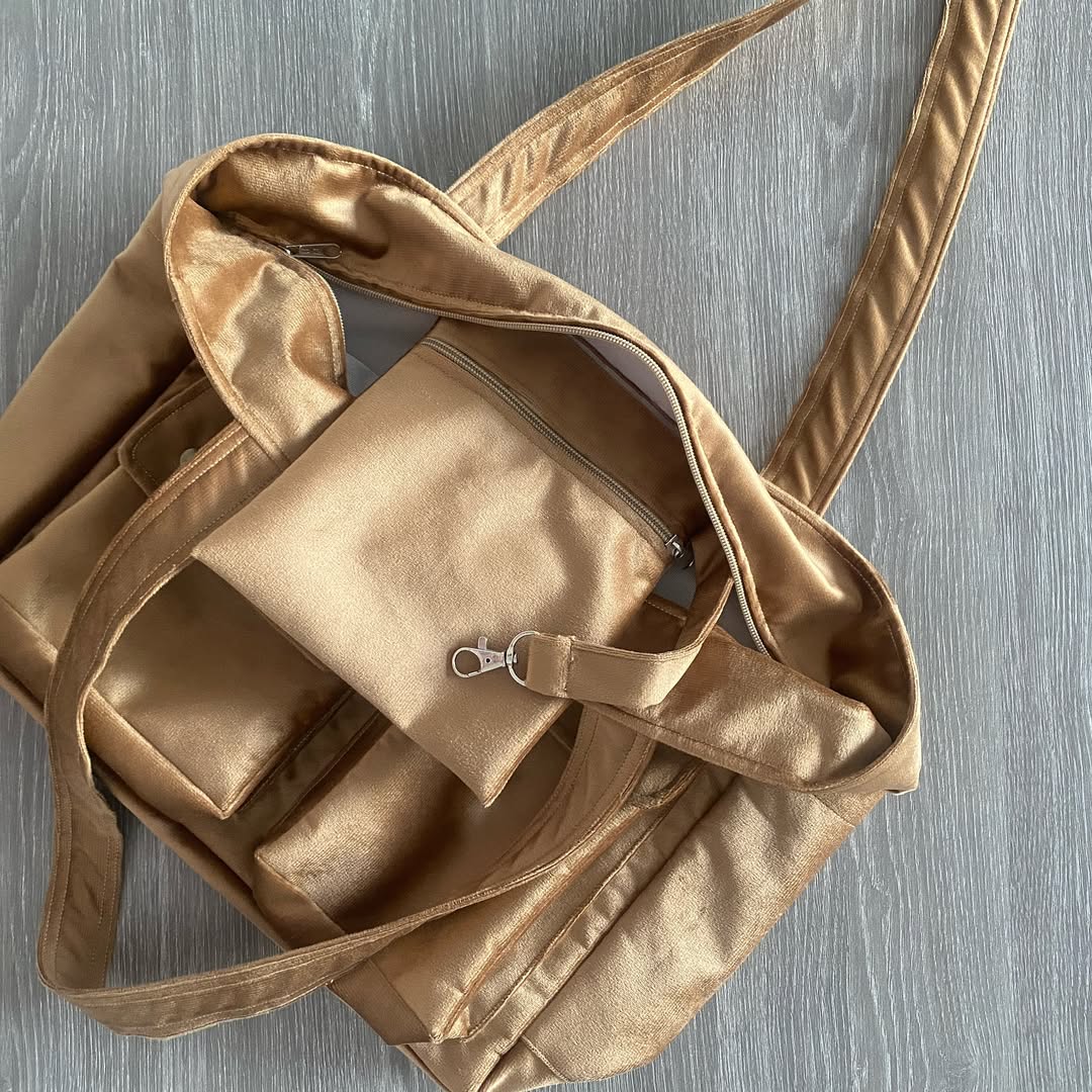 Sac de rentrée à 7 poches en caramel