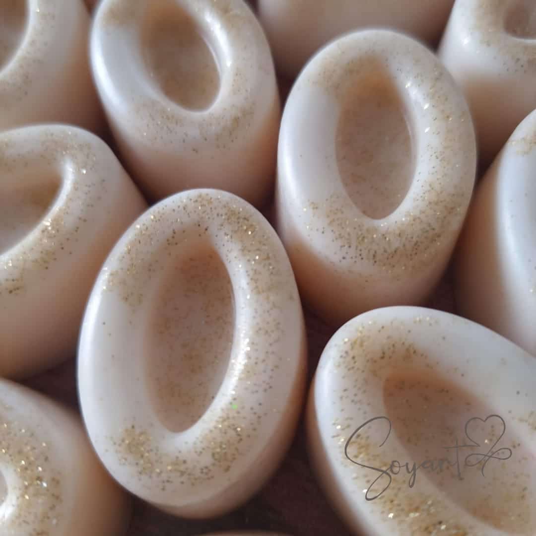 شمعة معطرة بيضاوية