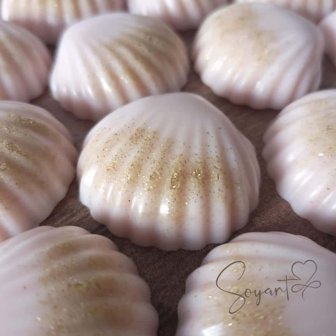 Seashell scented fondant