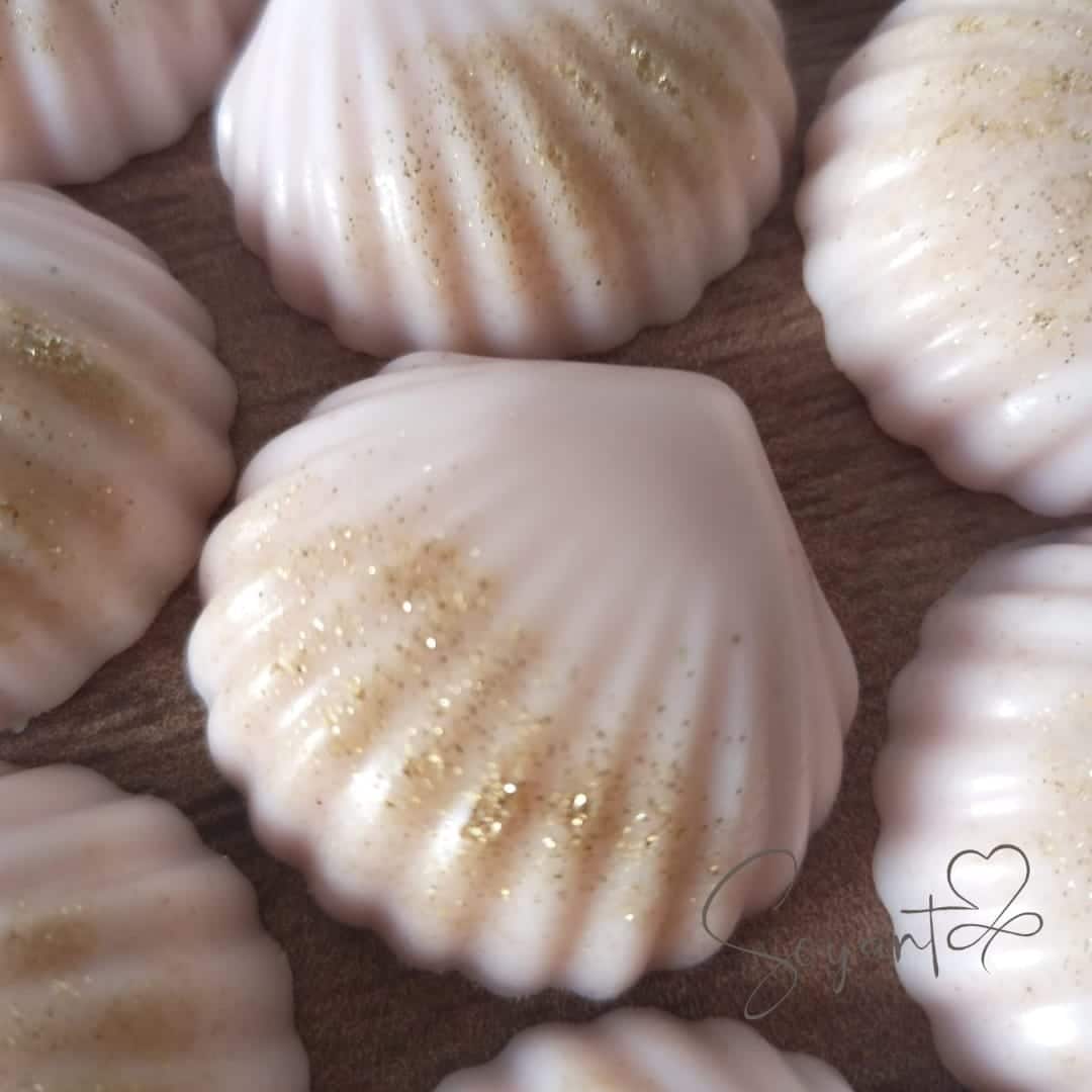 Seashell scented fondant