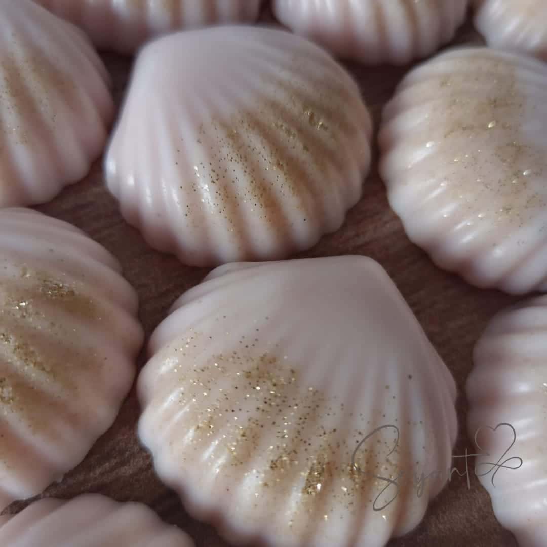 Seashell scented fondant