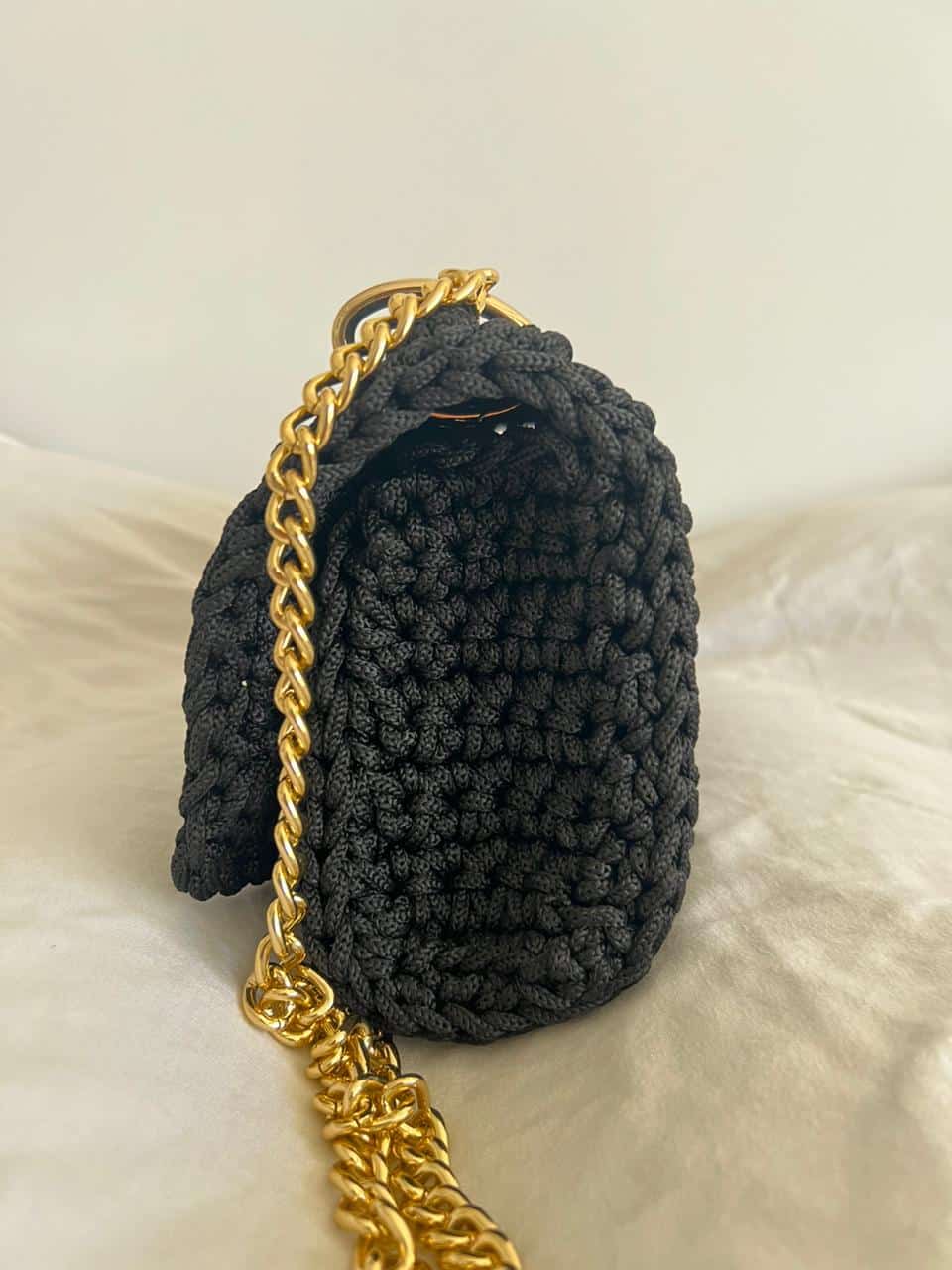 sac noir en crochet avec chaine