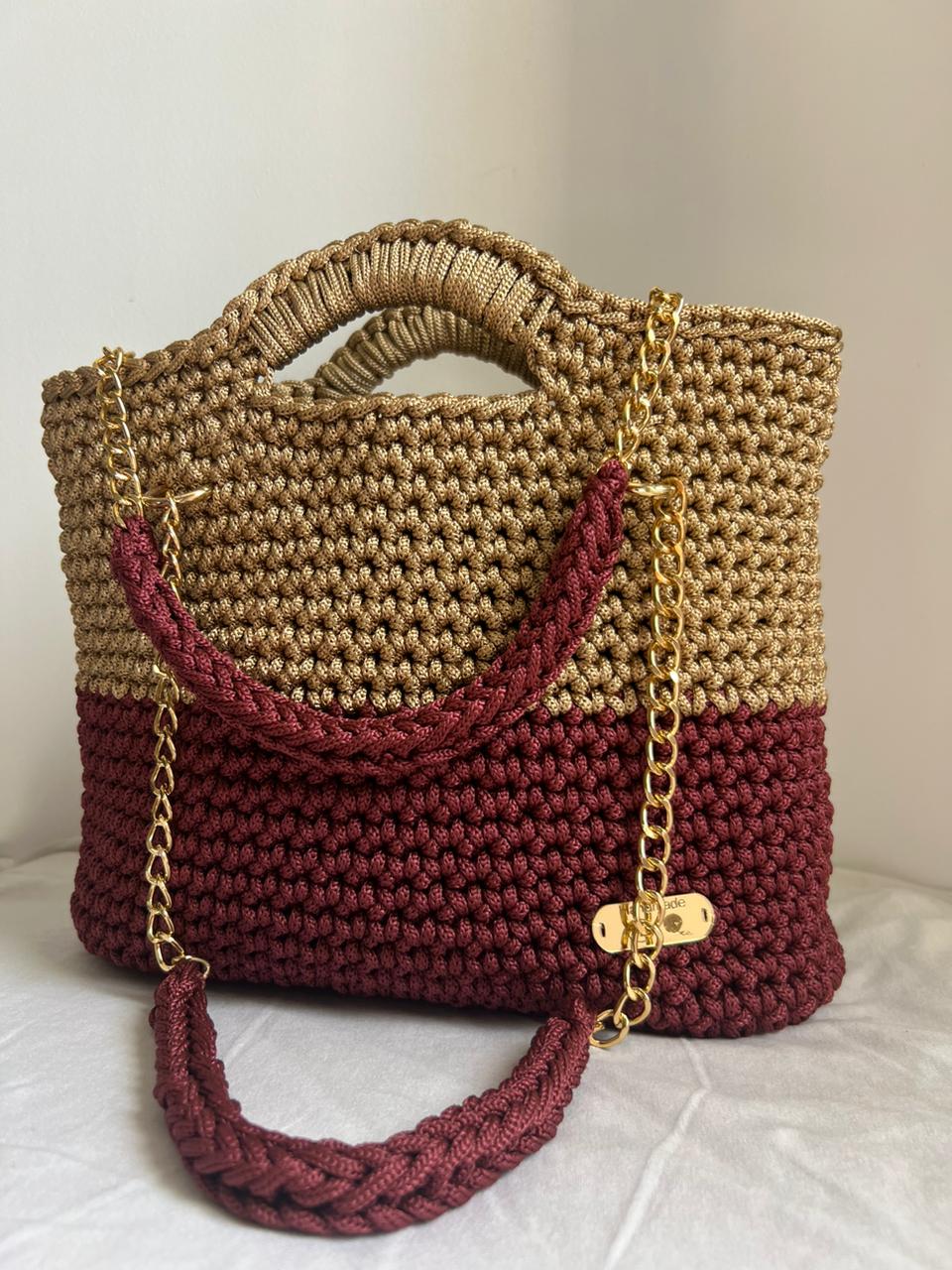 sac crochet beige et aubergine avec portefeuilles