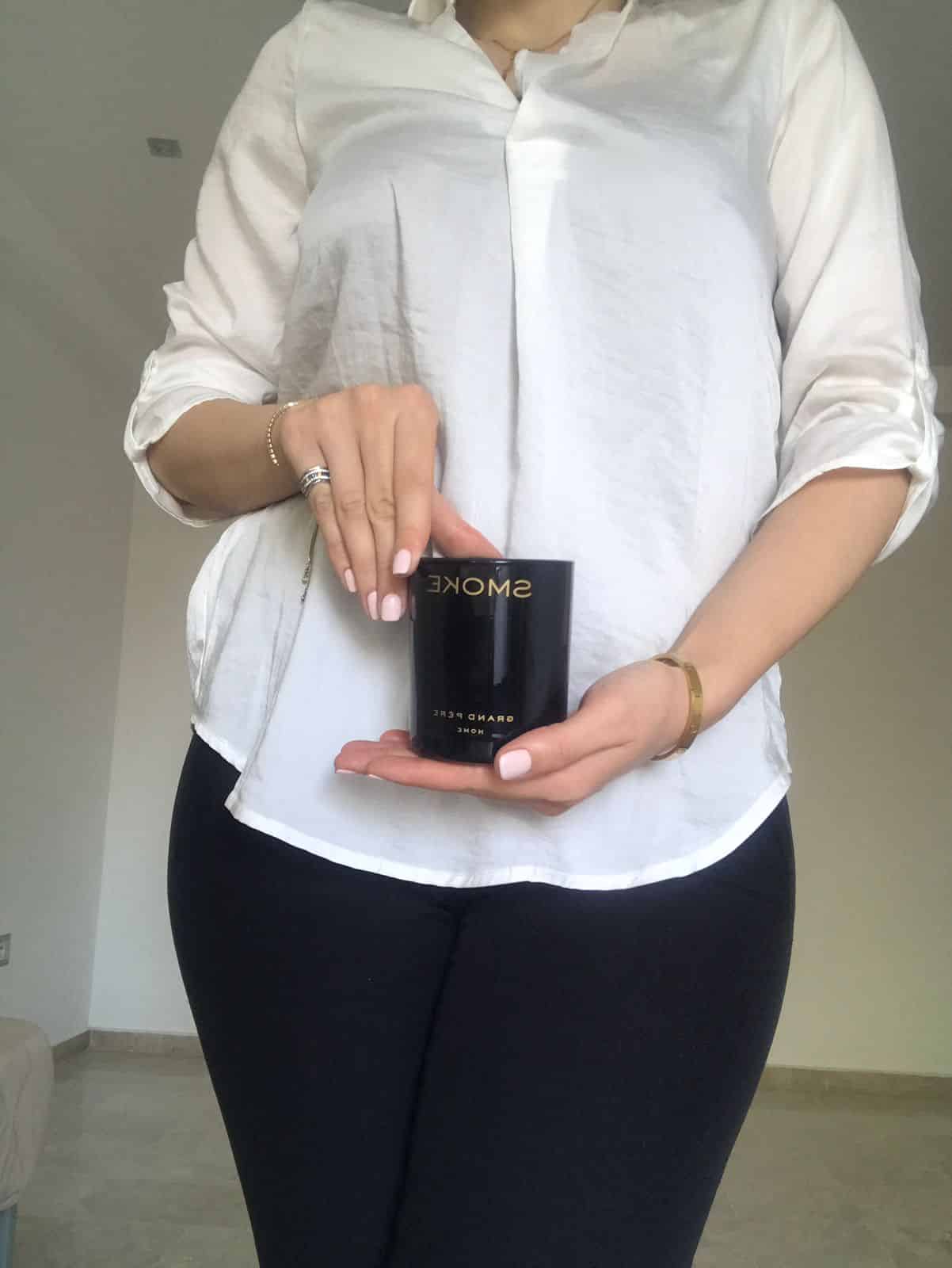 BOUGIE PARFUMEE ANTI - TABAC AU MUSC BLANC ET LA VANILLE " SMOKE "