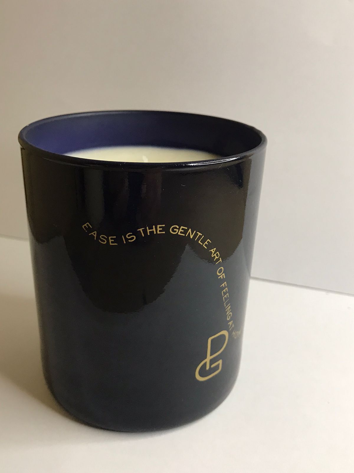 Relaxing scented candle made from natural soy wax – Parfums de Grasse "EASE"