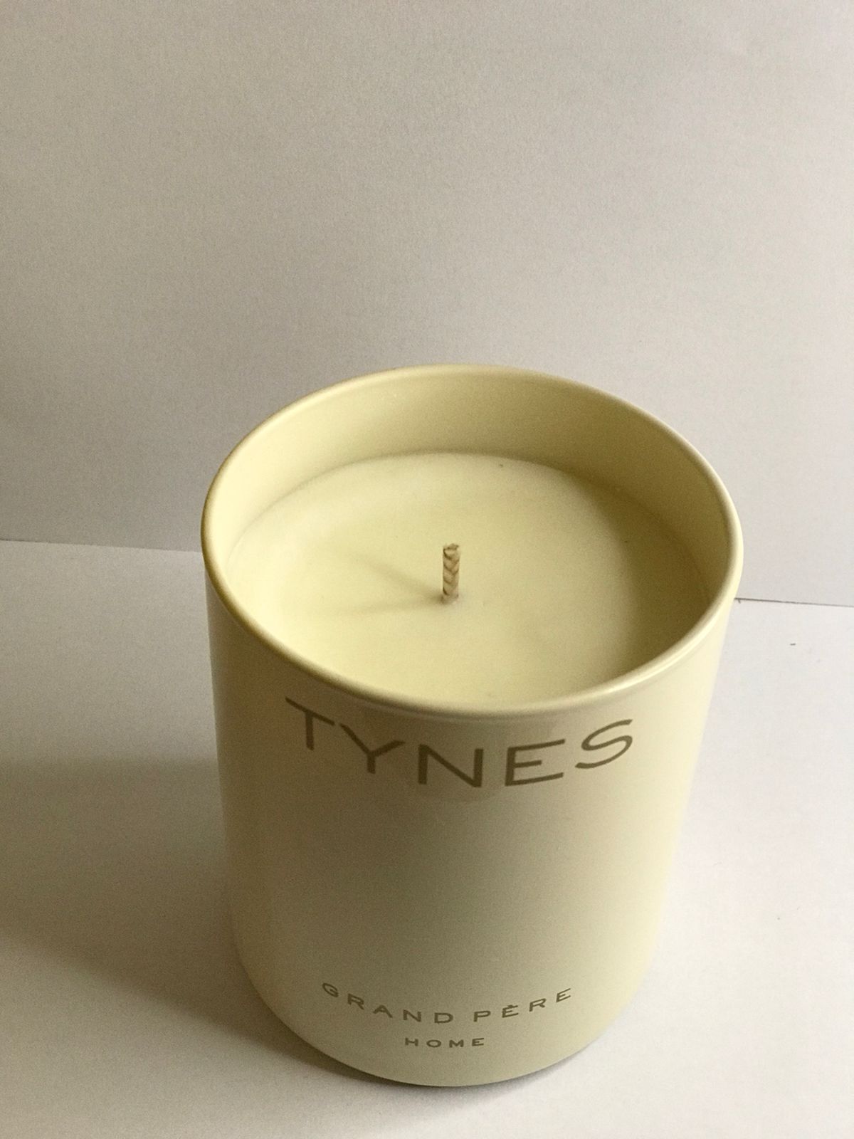 BOUGIE PARFUMEE AU NEROLI / FLEUR D ORANGER " TYNES "