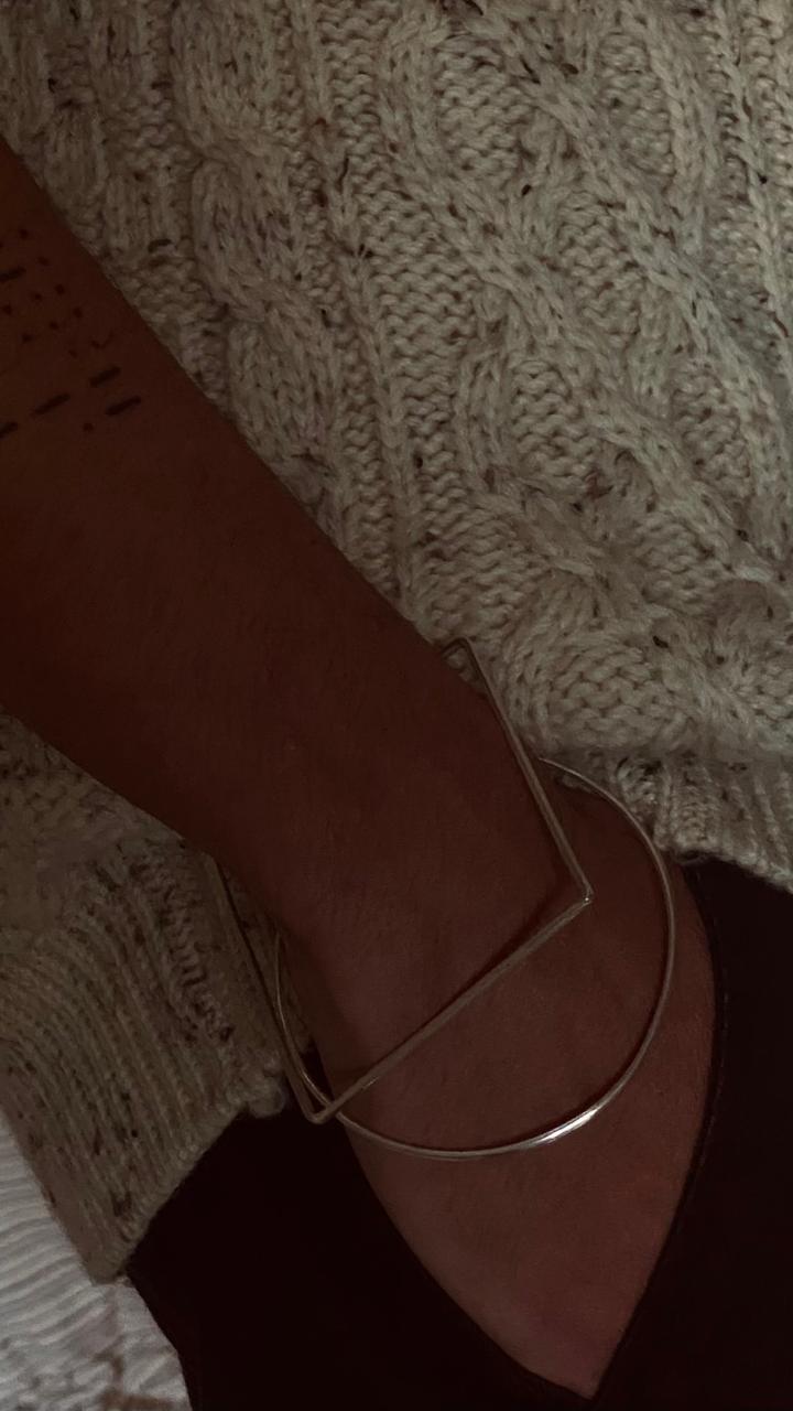 سوار على شكل هندسي بسيط مصنوع يدويًا من الفضة عيار 925