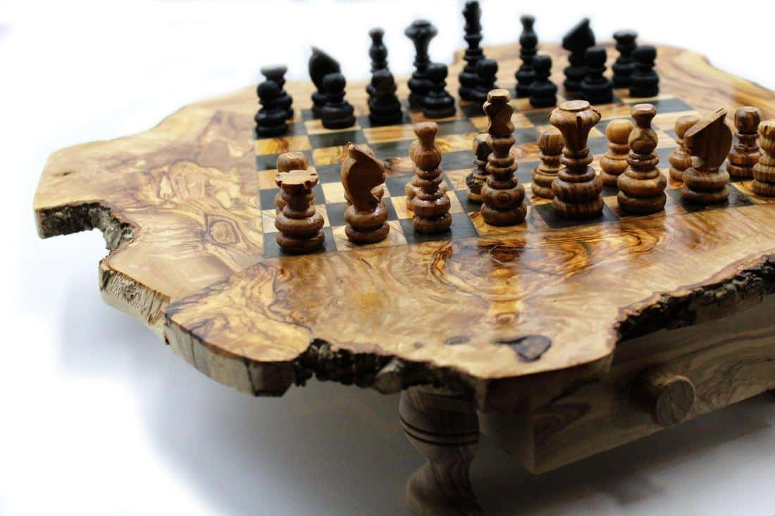 jeu d'échecs artisanal en bois d'olivier avec tiroirs
