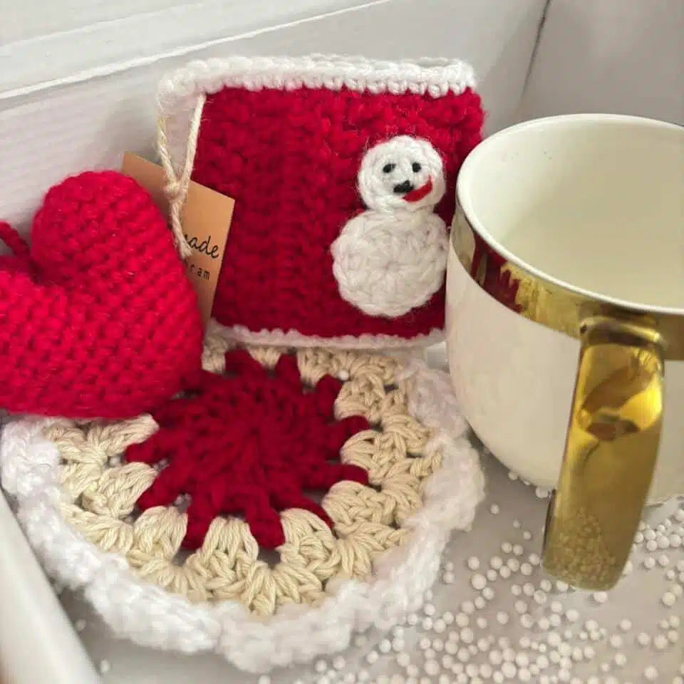 Coffret cadeau snowman rouge en crochet - Fait main