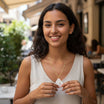 collier coquillage artisanal en résine époxy élégance dorée
