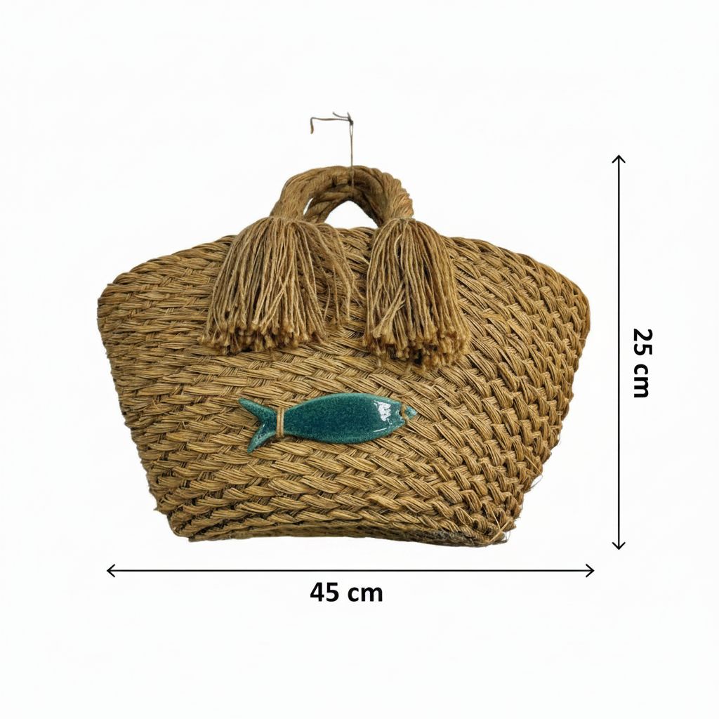 Couffin artisanal chic en jonc tressé avec poisson céramique