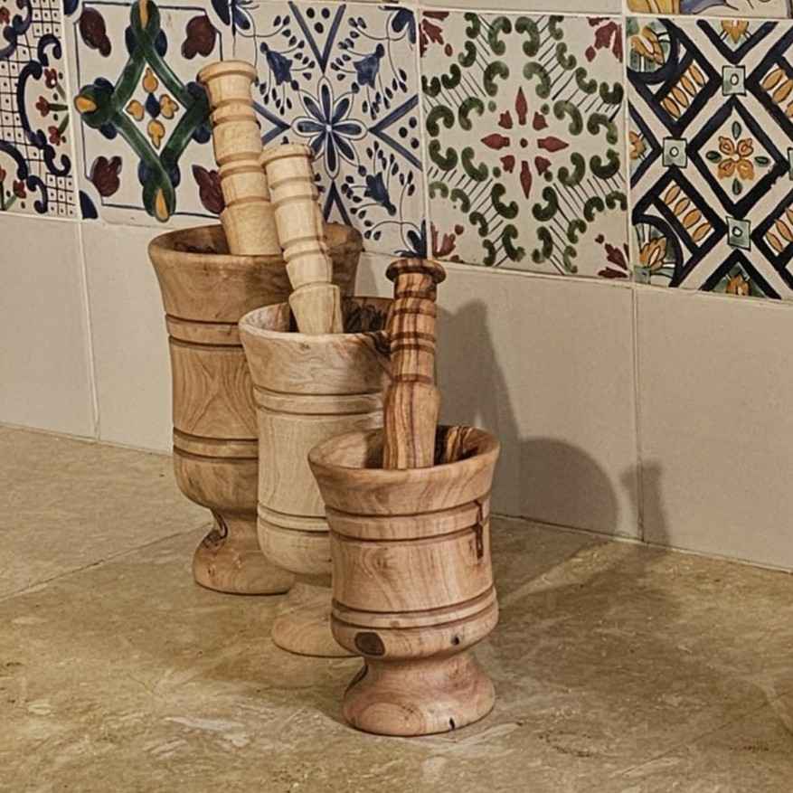 Mortier en bois artisanal pour des préparations savoureuses