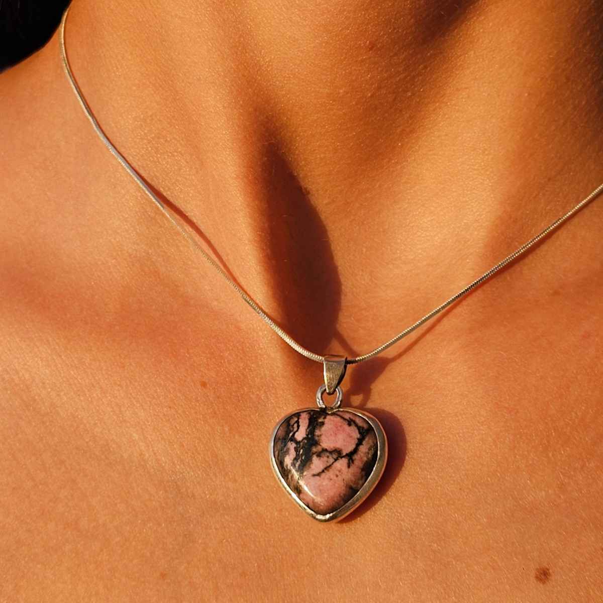 Collier rhodonite cœur en argent 925 élégance et charme irrésistibles