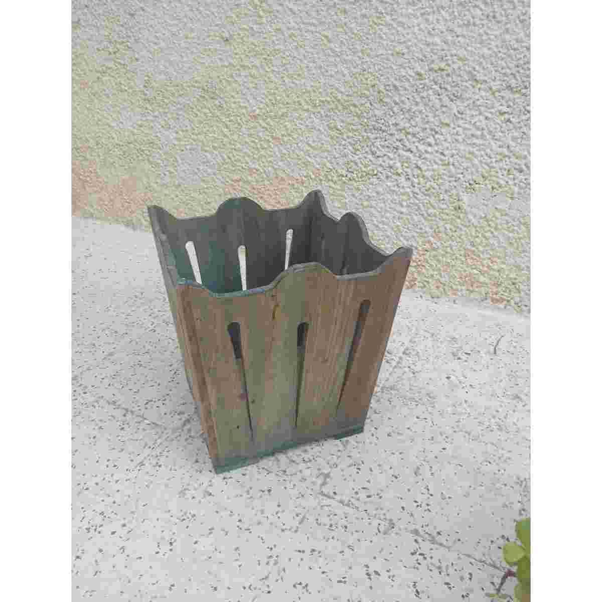 Panier bois authentique pour un rangement élégant et pratique
