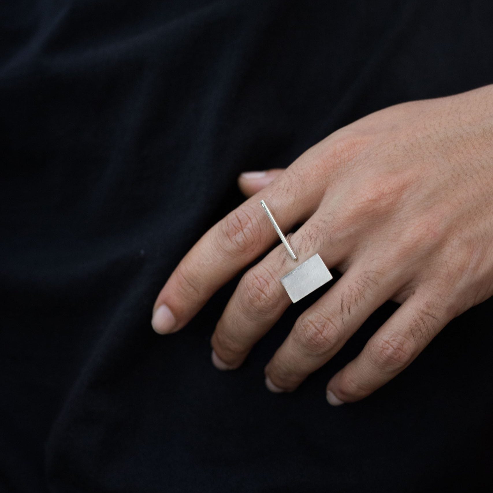 Bague minimaliste fait main en argent 925 - artisanat Tunisien fait main | ILEYCOM