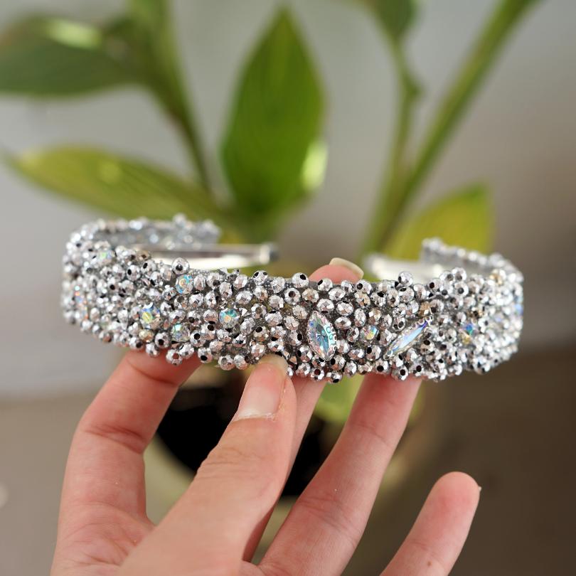 Bandeau cheveux de mariage couleur gris avec des perles et Diamonds - artisanat Tunisien fait main | ILEYCOM