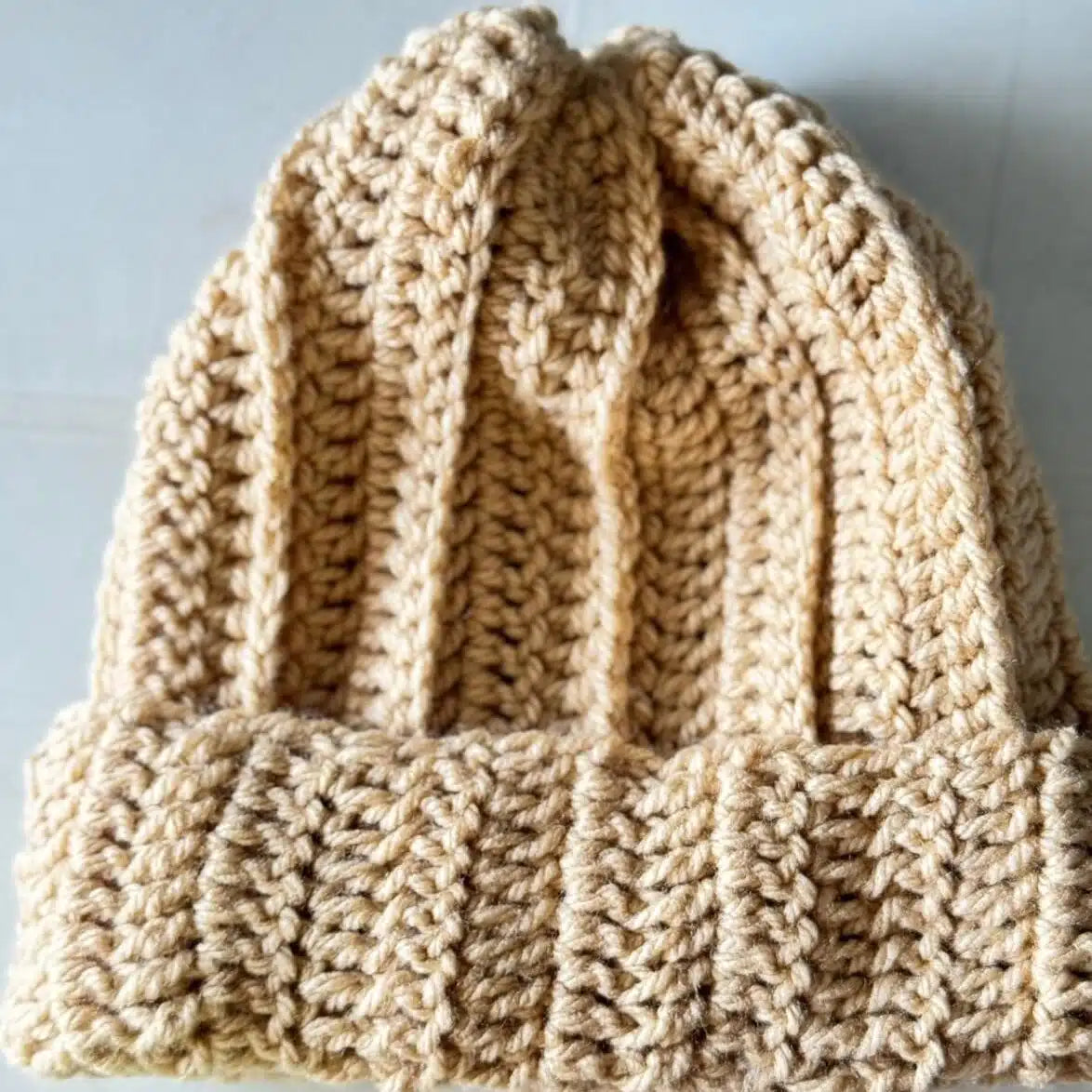 Bonnet Fait Main en Laine : Élégance et Confort Assurés
