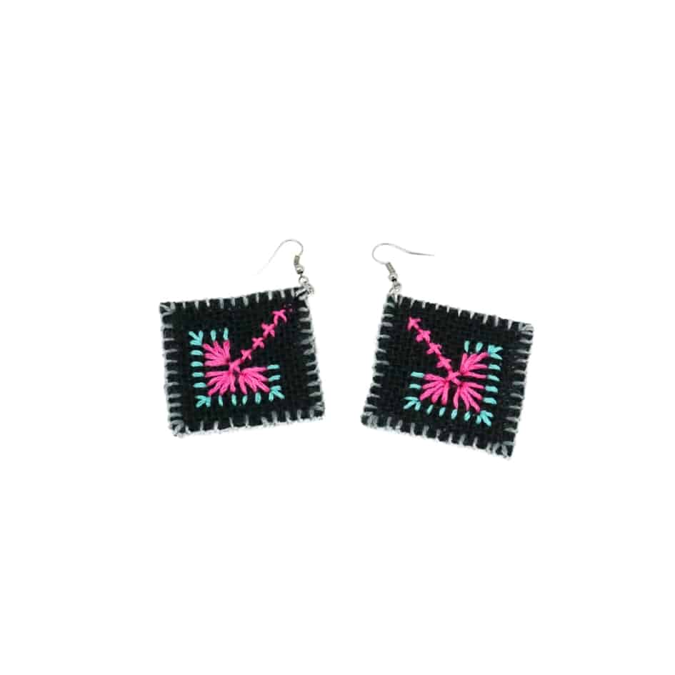 Boucles d'oreilles carrées au crochet grand-mère noir - artisanat Tunisien fait main | ILEYCOM