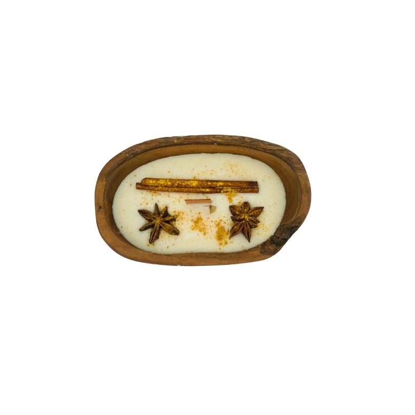 Scented candle with wooden wick