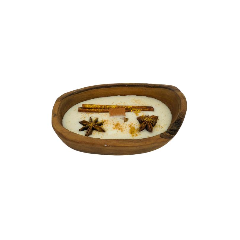 Scented candle with wooden wick